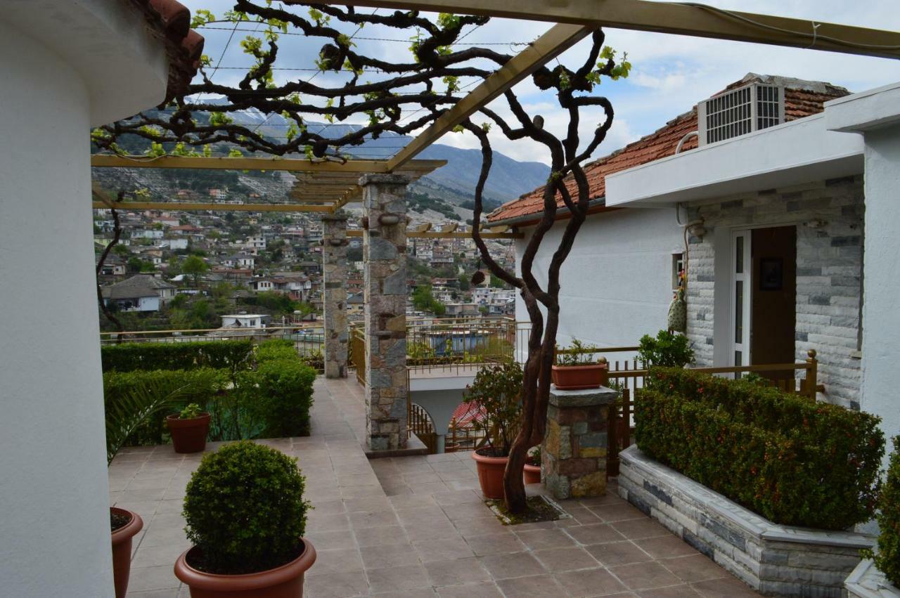 Vila Ss Kekezi Villa Gjirokaster Exterior photo