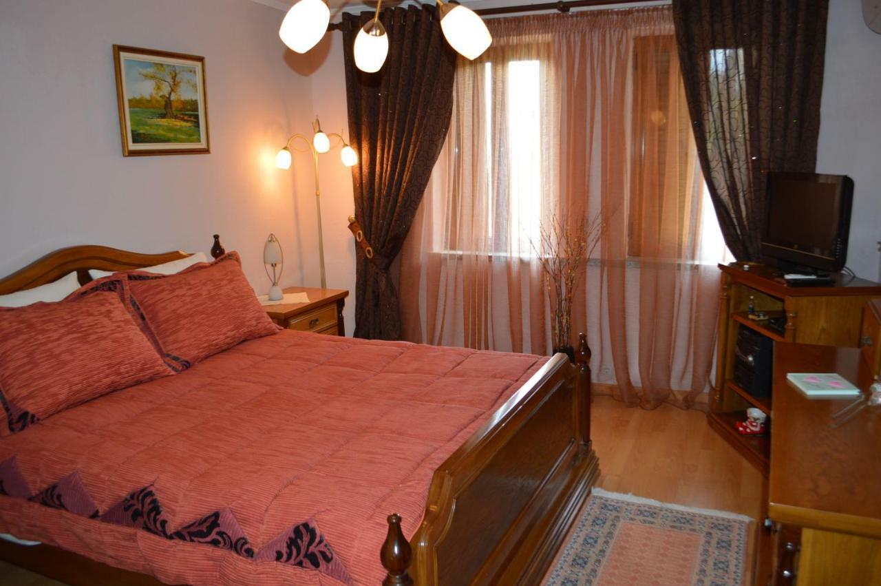 Vila Ss Kekezi Villa Gjirokaster Exterior photo