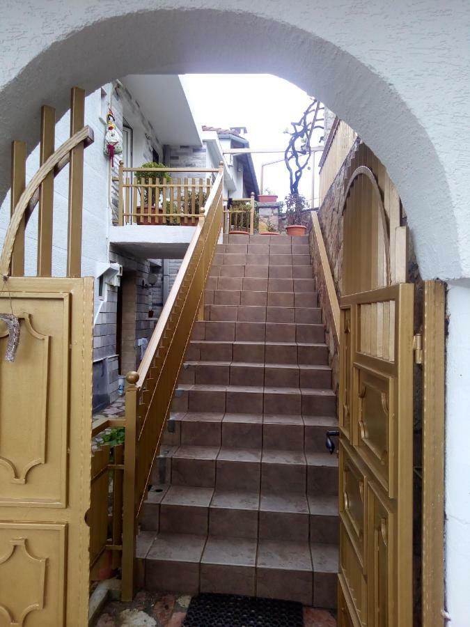 Vila Ss Kekezi Villa Gjirokaster Exterior photo