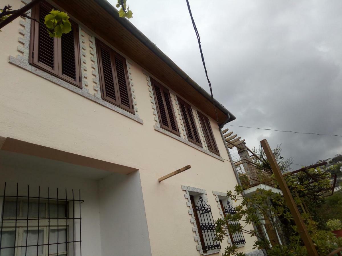 Vila Ss Kekezi Villa Gjirokaster Exterior photo